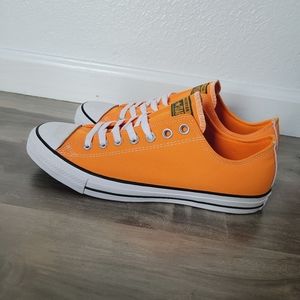 Converse All-Star low top orange sneakers men's 9.5 women's 11.5 new w/out tags